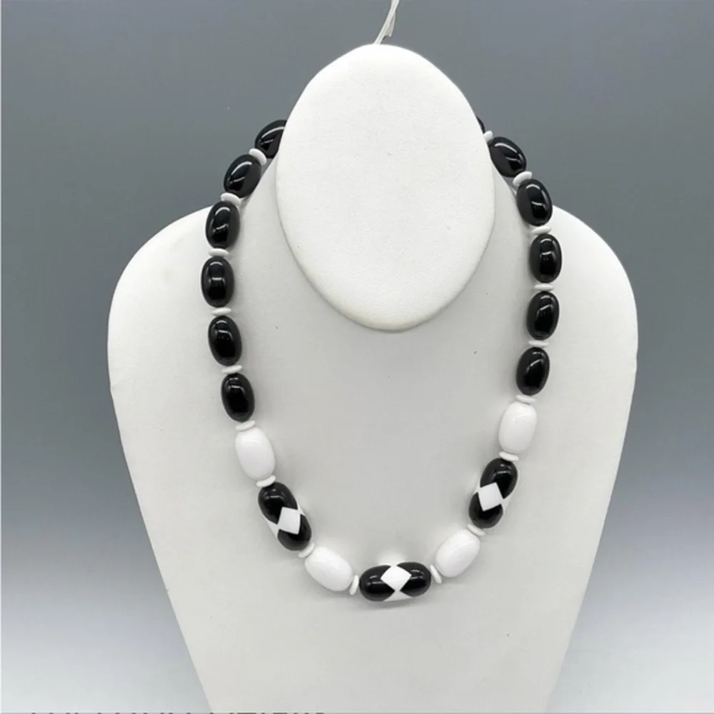Vintage Black and White‎ Beaded Necklaces